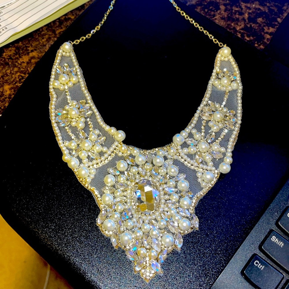 Formal necklace for special occasions
